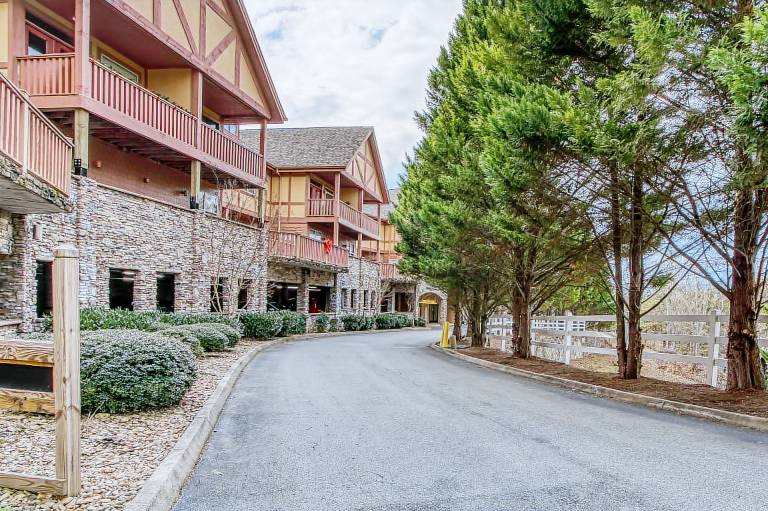     
11 guests ∙ 3 bedrooms
