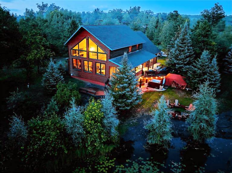 Cabin Comins