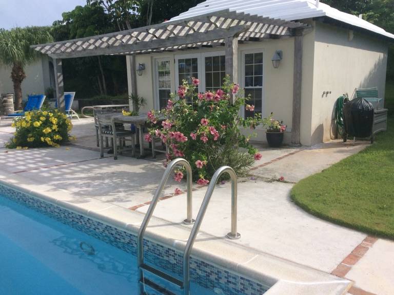 Cabin Bermuda