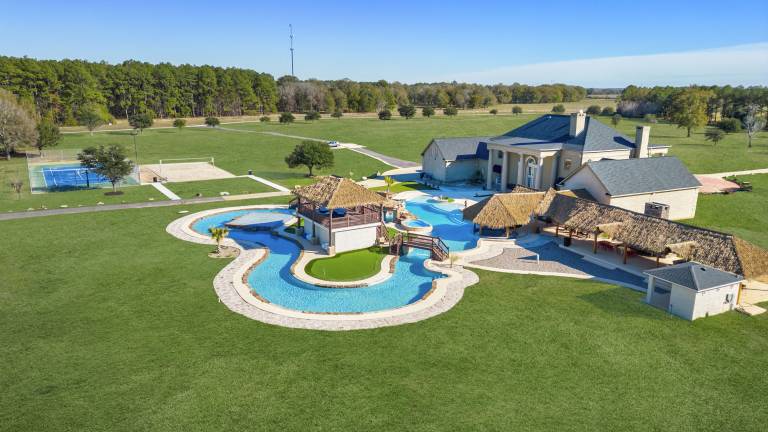 Farmhouse Bevil Oaks