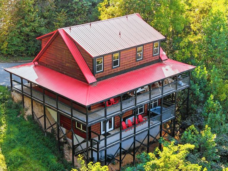     
Cabin ∙ 12 guests ∙ 5 bedrooms
