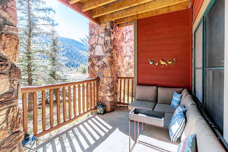    
Condo ∙ 6 guests ∙ 2 bedrooms
