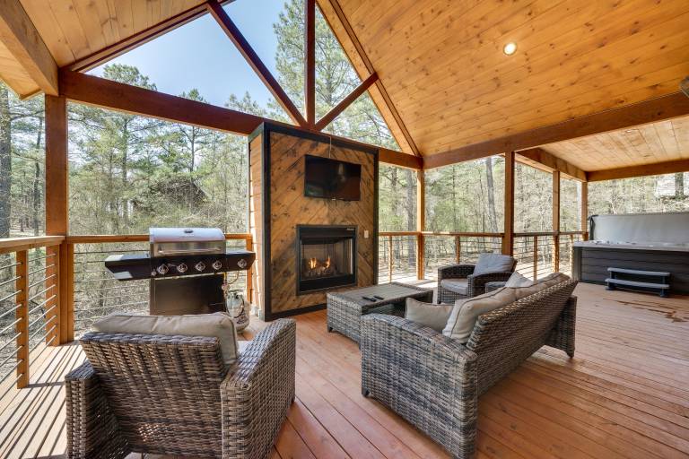 House Broken Bow