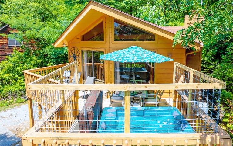     
Cabin ∙ 8 guests ∙ 3 bedrooms
