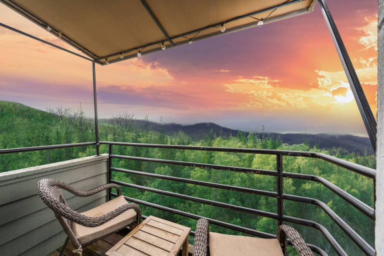     
Condo ∙ 7 guests ∙ 3 bedrooms
