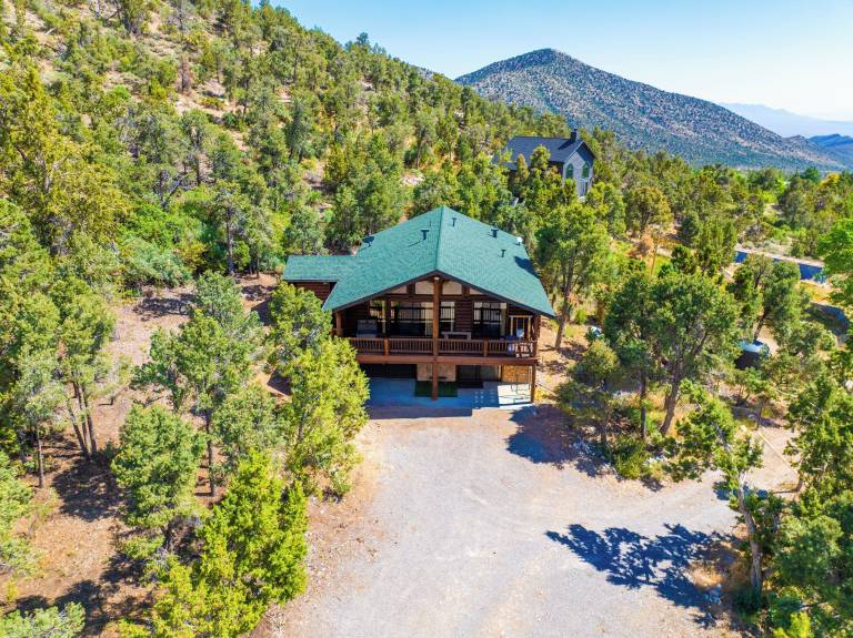    
11 guests ∙ 4 bedrooms
