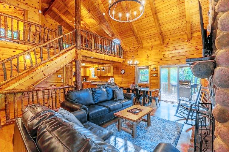     
Cabin ∙ 8 guests ∙ 3 bedrooms
