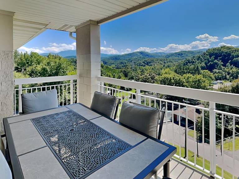     
Condo ∙ 8 guests ∙ 3 bedrooms

