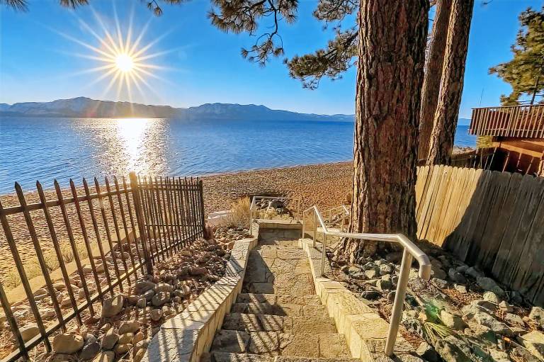 House Zephyr Cove