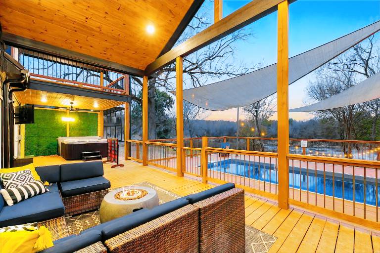     
Cabin ∙ 12 guests ∙ 4 bedrooms
